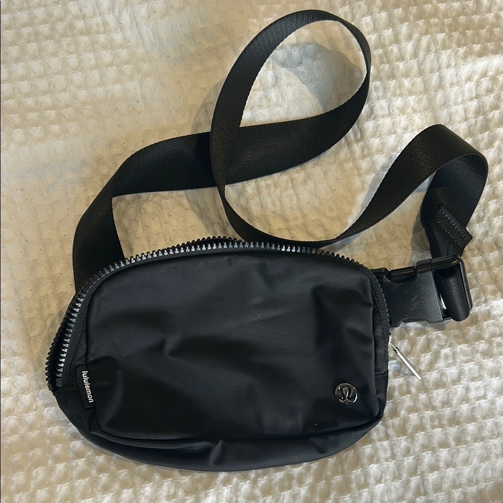 Lululemon Fanny pack
